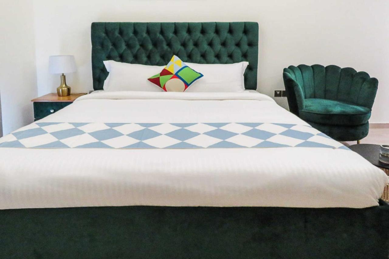 Oyo 860 Studio Apartment, Maya Tower 4, Jumeirah Village Triangle Dubai Ngoại thất bức ảnh