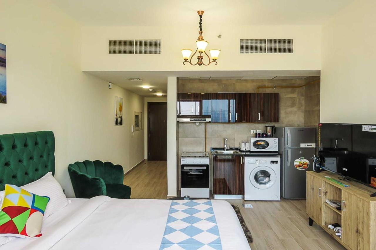 Oyo 860 Studio Apartment, Maya Tower 4, Jumeirah Village Triangle Dubai Ngoại thất bức ảnh