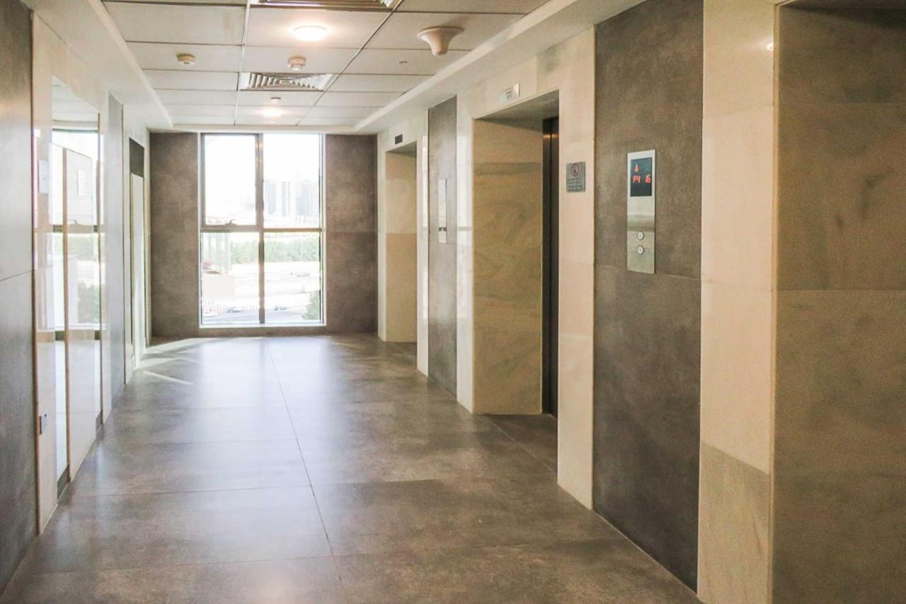 Oyo 860 Studio Apartment, Maya Tower 4, Jumeirah Village Triangle Dubai Ngoại thất bức ảnh